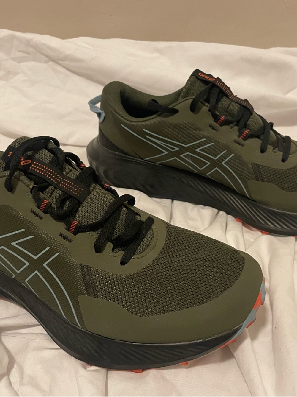 ASICS Men’s Size 10.5 - Gel-Excite Trail 2 - Olive Green Athletic Trail Sneakers - Picture 3 of 4